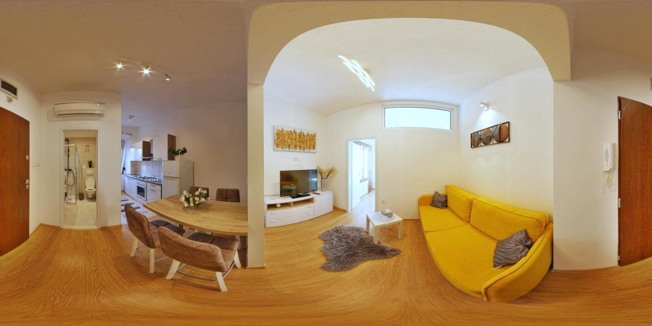 Caligula City Center Apartment Pula Extérieur photo