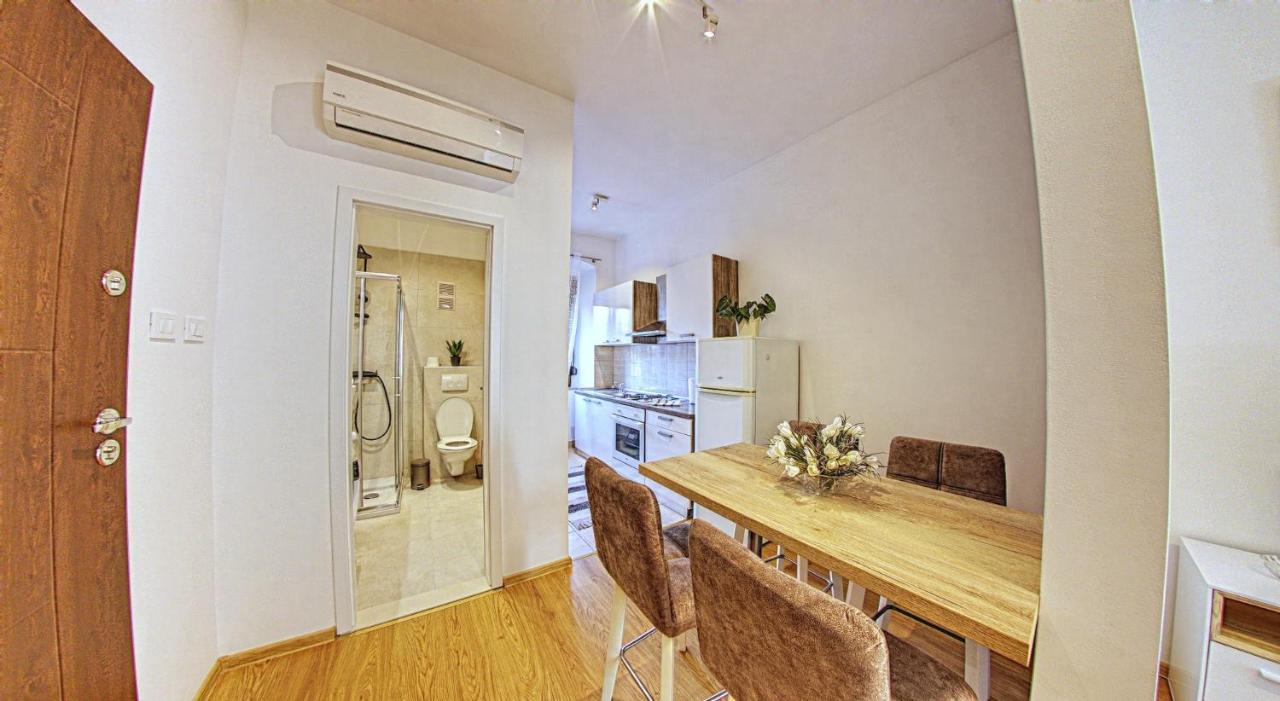 Caligula City Center Apartment Pula Extérieur photo